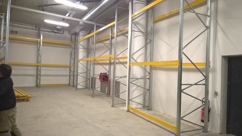 Racks pour réserves de magasin