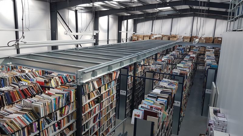 Mezzanine distributeur livres