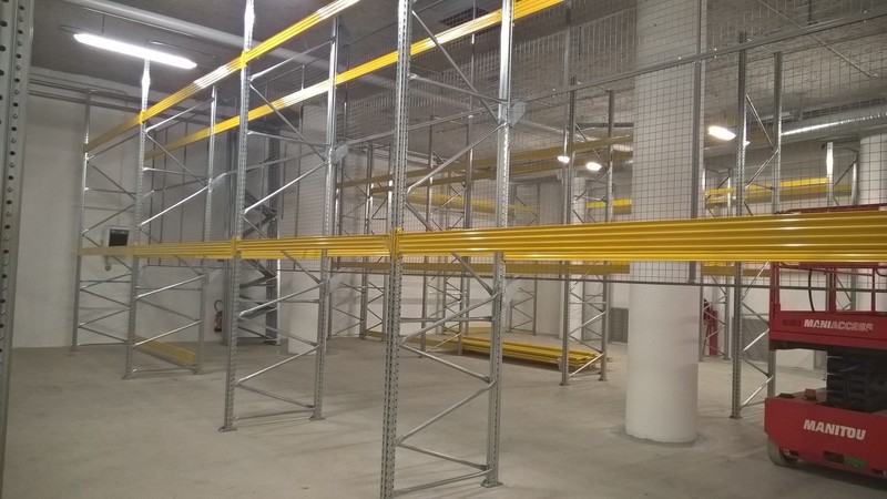 Rack palettes pour réserves de magasin