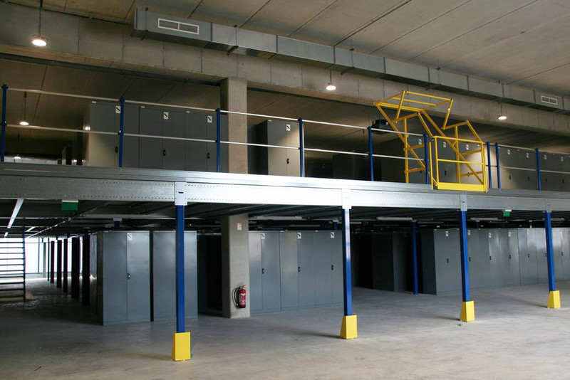 Mezzanine métallique centre logistique