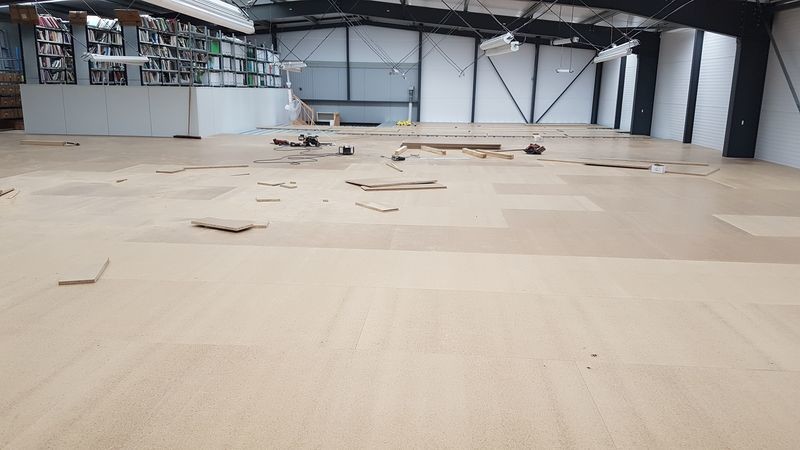 Installation du plancher bois sur mezzanine