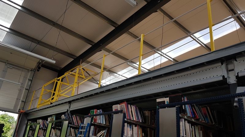 Mezzanine pour stockage livres